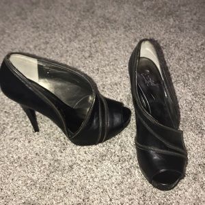 Carlos Santana zipper peep toe heels